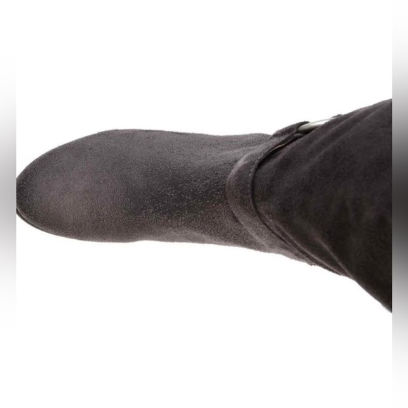 Nib Journee Collection Cate Extra Wide Calf Knee High Boots in Grey Faux Suede - Picture 8 of 11